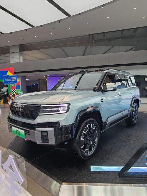 深圳210比亚迪方程豹硬派越野的爆款，英菲尼迪35周年与你共成长